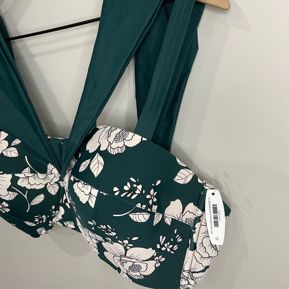 Adore Me NWT floral bikini top - Picture 5 of 13